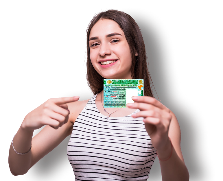 Aluna da Autoescola Ideal sorrindo